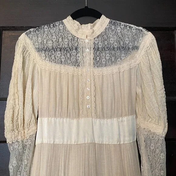 SOLD Vintage 70's Gunne Sax Dress - Picture 3 of 11